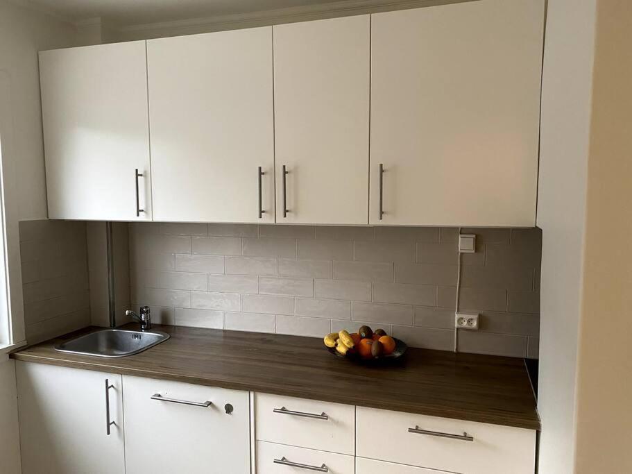 Lovely 2 Bedroom Apartmen With Free Parking Bergen Exteriör bild